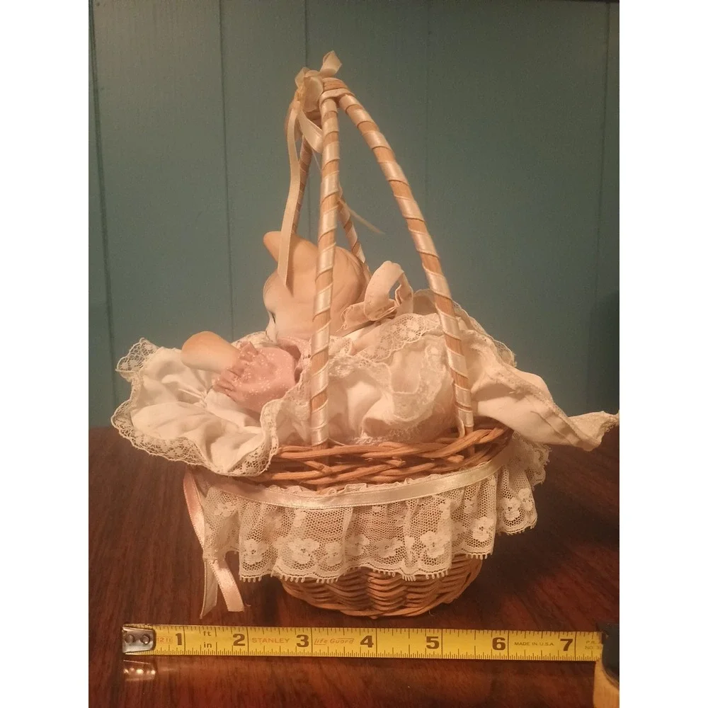 Musical Moving Kitten In A Basket Figurine Vintage
